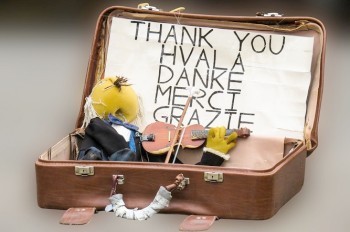 В Чехии два иностранца собирали пожертвования под видом глухих