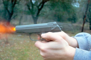 Драка в центре Праги закончилась стрельбой из пистолета