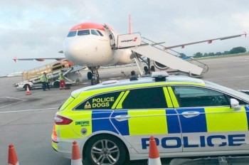 Рейс в Прагу отменили из-за пьяного дебоша на борту