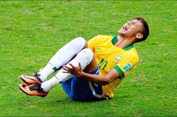 Бар в Бразилии будет бесплатно наливать пиво после каждого падения Неймара