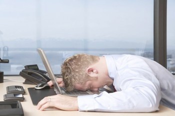 Эксперты подсчитали, сколько времени бездельничают на работе жители Чехии