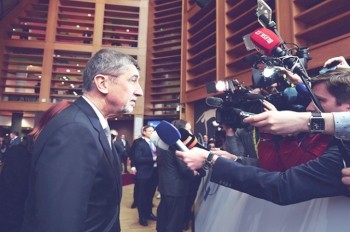 Премьер Чехии: нелегальная миграция – не наша проблема