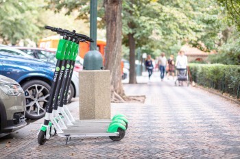 Рано радовались. Горсовет Праги не поддержал запрет электросамокатов