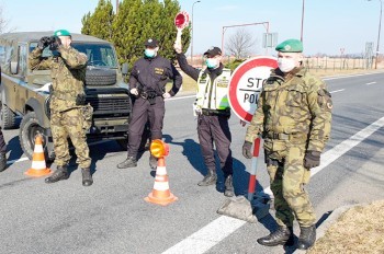 Польша рассматривает введение собственного контроля на границе с Германией