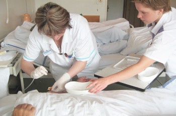 В Чехии работавшая пьяной медсестра будет уволена