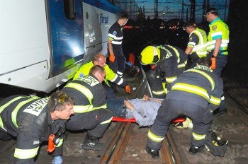 Мужчина попал под поезд на Главном вокзале Праги