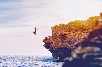 В Чехии пройдет чемпионат по прыжкам со скалы в воду