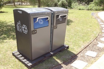 Прага начала тестировать «умные» урны