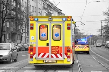 Водителей в Чехии обяжут пропускать «скорую» по новому стандарту