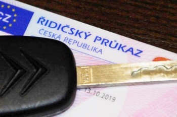 Для неопытных водителей в Чехии введут испытательный срок