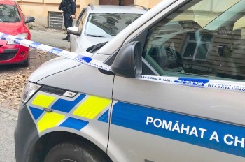 В Праге мужчина накачал наркотиками и изнасиловал несовершеннолетнюю в общественном месте