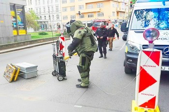 В центре Праги оцепили улицу из-за забытой сумки