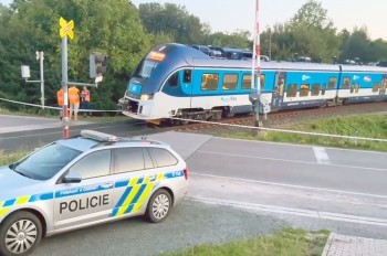 В Чехии пассажирский поезд сошел с рельсов из-за умышленно положенных камней