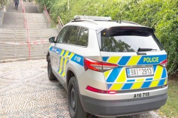 Прохожая обнаружила на улице в центре Праги два трупа