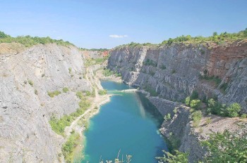 В Чехии туристка упала со скалы карьера «Большая Америка»