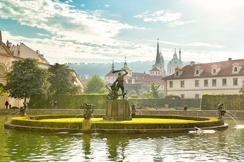 Бесплатный концерт: в среду оркестр Праги исполнит музыку из фильмов