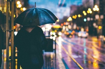 Синоптики продлили предупреждение о сильных ливнях в Чехии