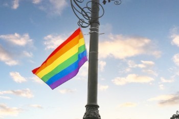 Прага окрасилась в радужные цвета в поддержку фестиваля Prague Pride