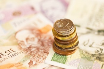 Исследование: сколько зарабатывают украинские беженцы в Чехии