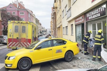 В Праге вынесли приговор таксисту, чья машина покатилась и убила студентку на тротуаре
