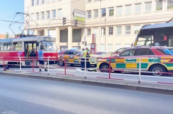 В Праге трамвай насмерть сбил человека