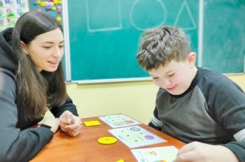 В Праге открывается школа «Мозаика» для детей с РАС, ЗПР и синдромом Дауна