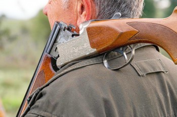 В Чехии охотник подстрелил в лесу кладоискателя