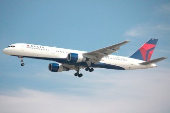 Пассажирский самолет едва не столкнулся с дроном при посадке в Праге