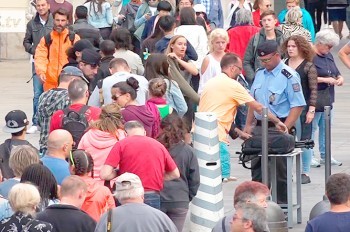 Власти Праги: новый президент должен отменить проверки на Пражском Граде