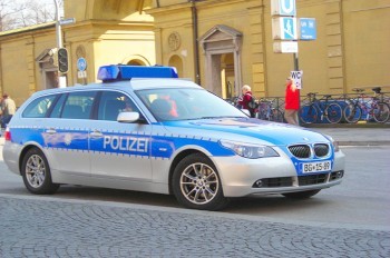 В Германии афганские беженцы изнасиловали школьницу