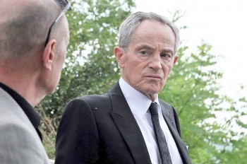 В Праге после падения с Карлова моста скончался актер Ян Тржиска