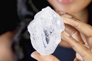 Самый большой алмаз века продали за $53 млн