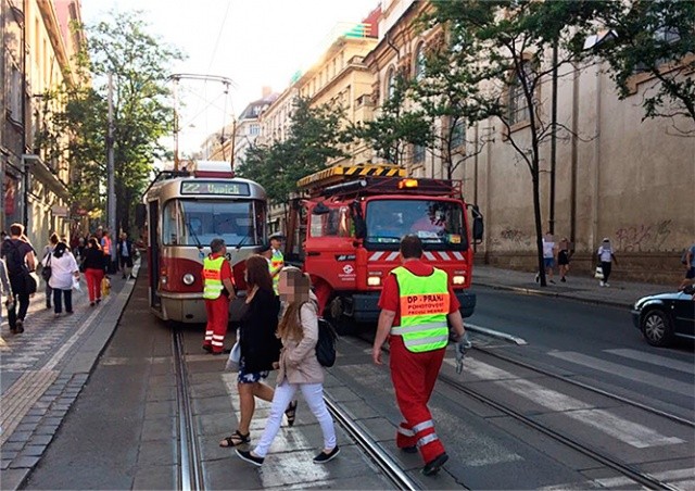 Трамваи в центре Праги встали из-за обрыва контактной сети