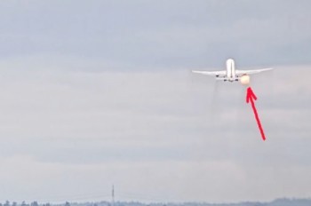 Вылетевший из Праги самолет экстренно вернулся из-за проблем с двигателем: видео