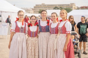 В субботу в Праге пройдет праздник урожая Dožínky na Letné