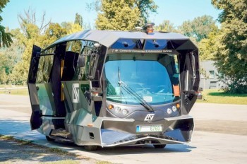 В Праге можно бесплатно прокатиться на автоматическом микроавтобусе