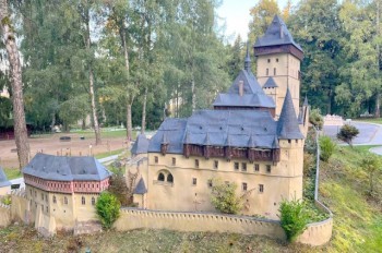 При пожаре в парке миниатюр «Boheminium» пострадала модель Карлштейна