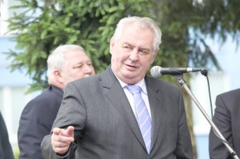 Президент Чехии отказался извиняться за слова о Крыме