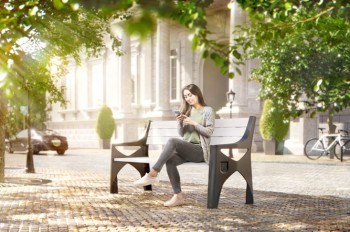 Студия Артемия Лебедева разработала дизайн лавочек для Праги