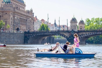 Здравствуй, октябрь: в Чехию идет потепление до +29°C