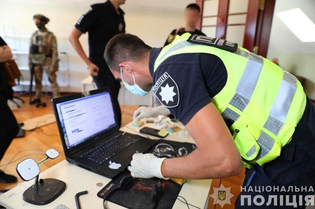 В Украине накрыли очередную банду телефонных мошенников, обманывавших жителей Чехии