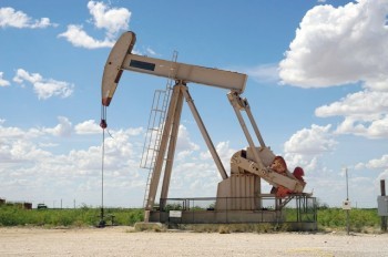 Politico: Чехия потратила больше денег на нефть и газ из РФ, чем на поддержку Украины