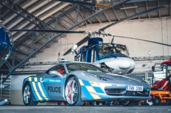 Эксплуатация служебного Ferrari обошлась полиции Чехии в крупную сумму