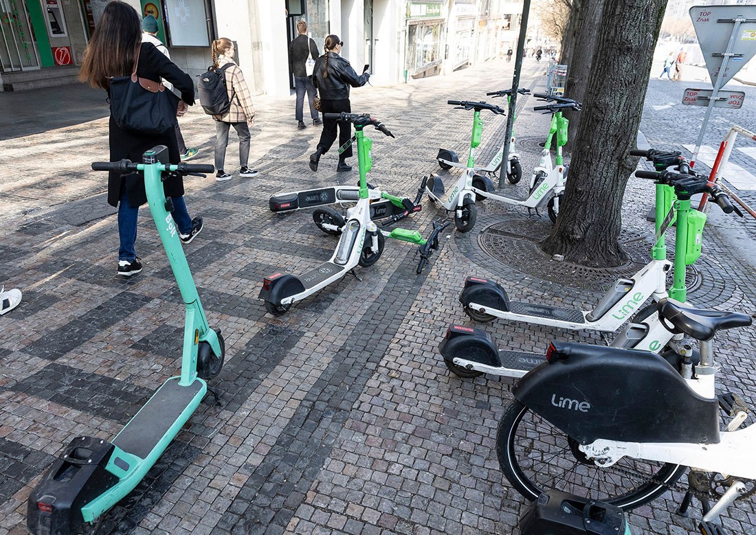 С нового года в Праге запретят прокат электросамокатов