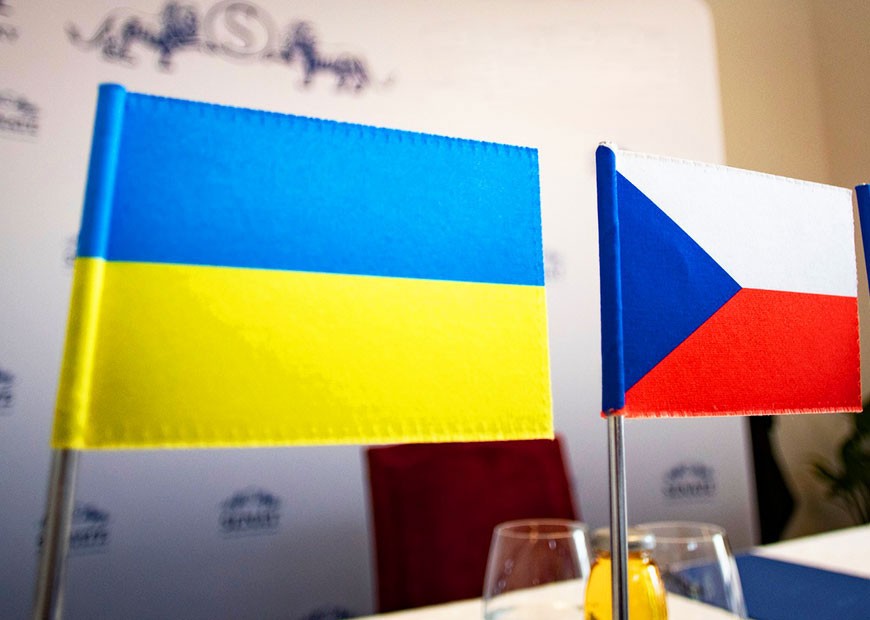 Опрос: что чехи думают о дальнейшей помощи Украине