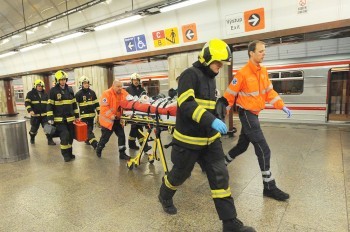 В метро Праги поезд сбил человека