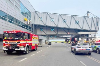 Аноним звонил еще раз, но дроны в аэропорт Праги не прилетели