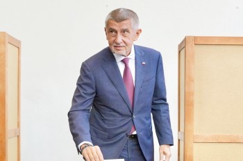 ANO, SPD и Motoristé распределили места в правительстве