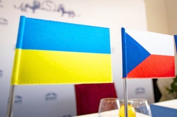 Опрос: что чехи думают о дальнейшей помощи Украине