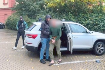 Суд арестовал убийцу-шизофреника, дважды сбегавшего из психбольницы в Праге